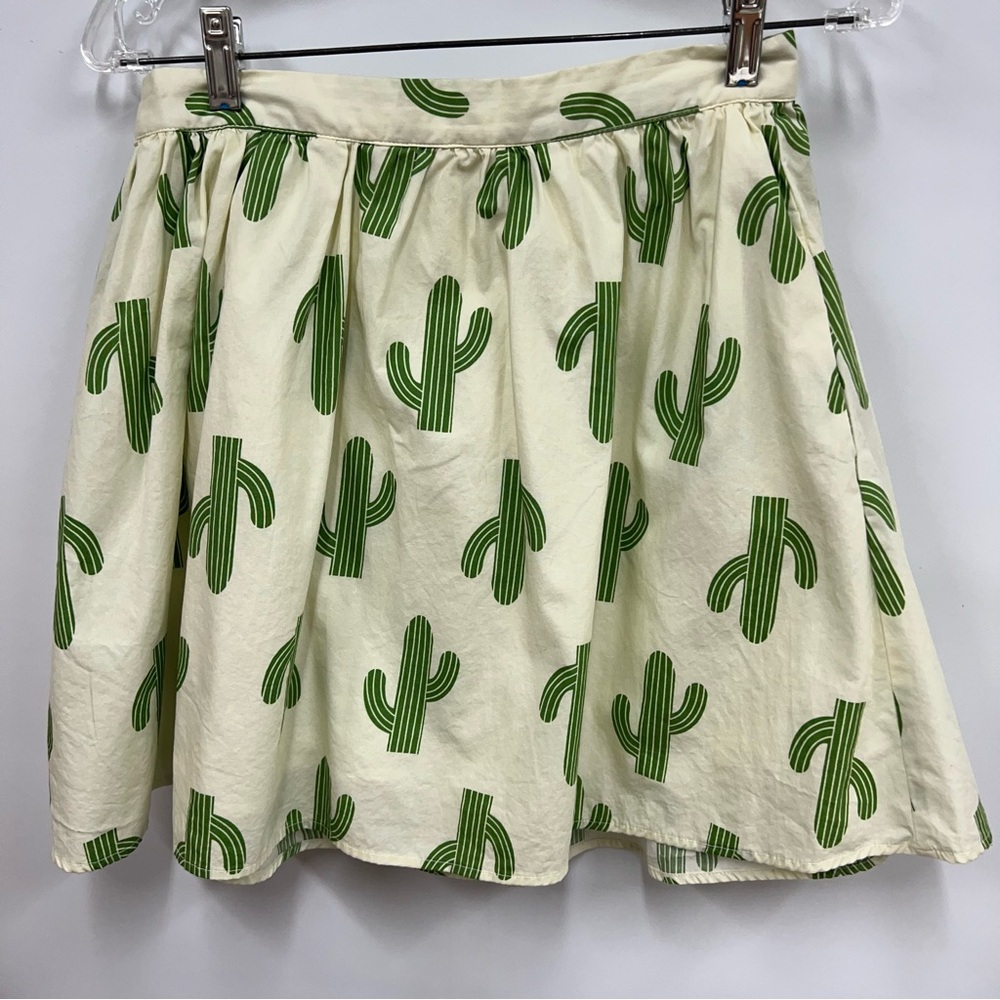 ModCloth Cactus Skater Skirt Mini Cotton Ivory Medium w/pockets 100% cotton